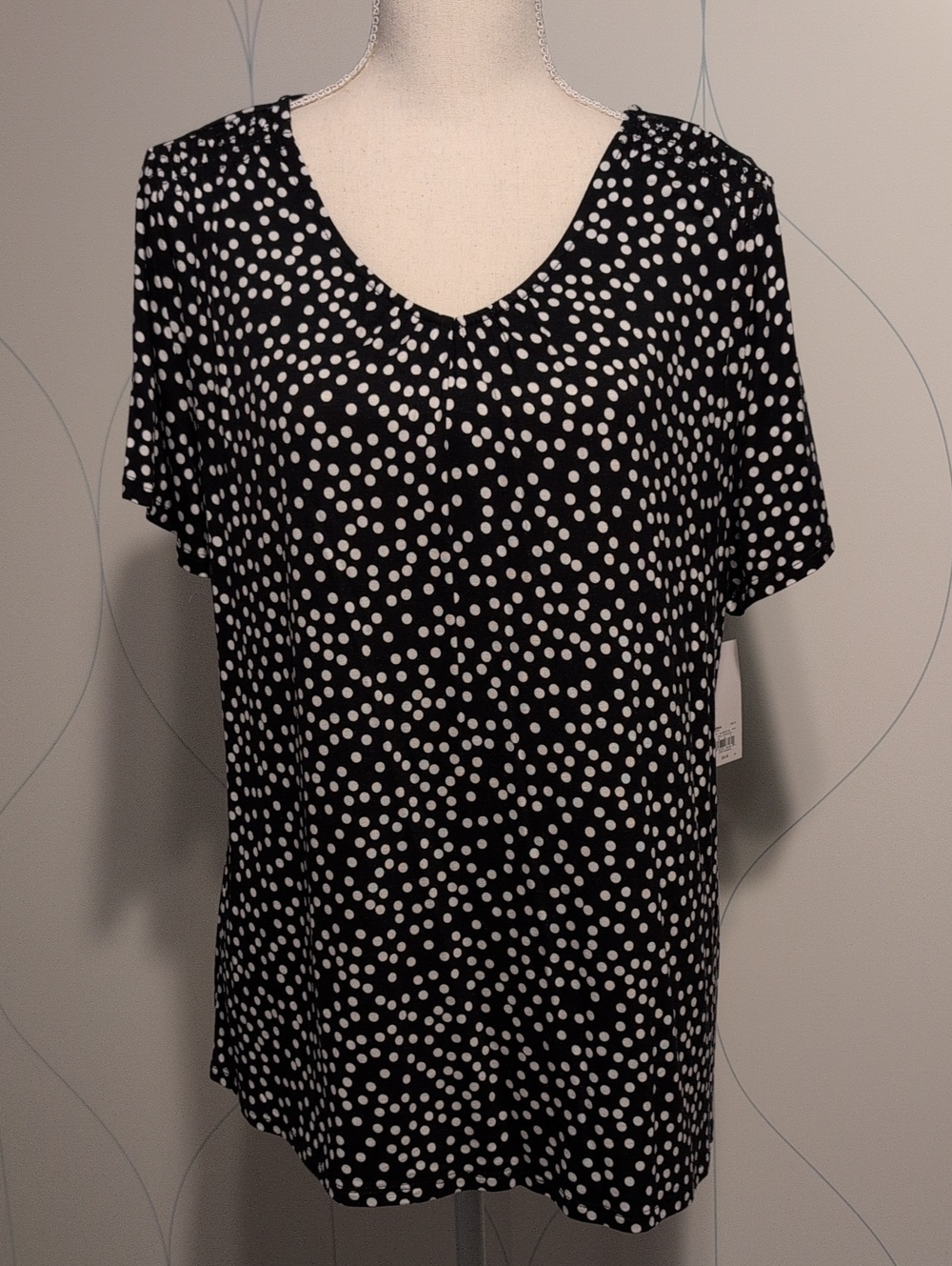 4/$20 Croft & Barrow Black and White Polka Dot Short Sleeve Top